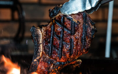Viande au feu de bois près de Saint-Avold : retrouver le goût d’une cuisson traditionnelle