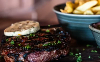 Entrecôte au feu de bois en Moselle : les secrets d’une cuisson réussie